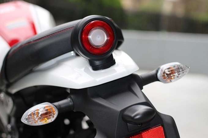 Yamaha XSR 155 nổi bật phong cách retro